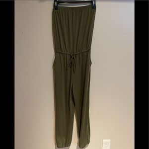 🌸5 FOR 25🌸. Green strapless jumpsuit romper.